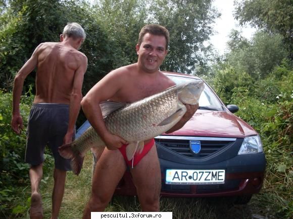 pescuit larve trantor si  credeti despre stupari cred stuparii despre pescari iata mica poza