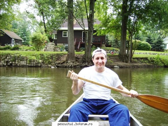 odihna plimbare canoea dupa invatat tehnica baza.si da-i invarte toate raul arata lenes ,avea niste