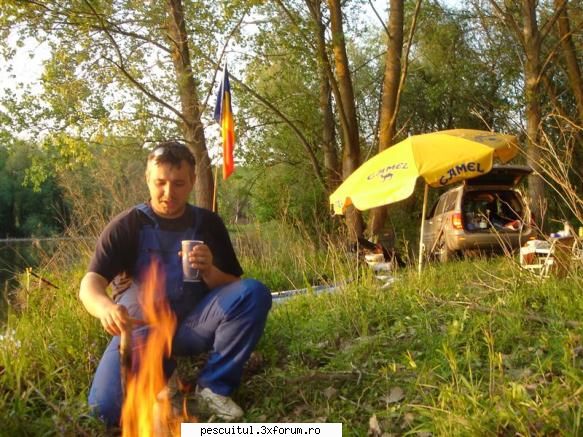 era sa uit !!! iti iei de la bucuresti un pralea care sa fie vesel la maxim si sa bage-n foc !