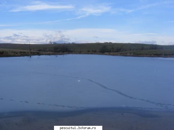 Balta/lac din Gorj - Balta iarna.. Gheata era subtire, incepuse sa se - LOCURI DE PESCUIT - BALTI