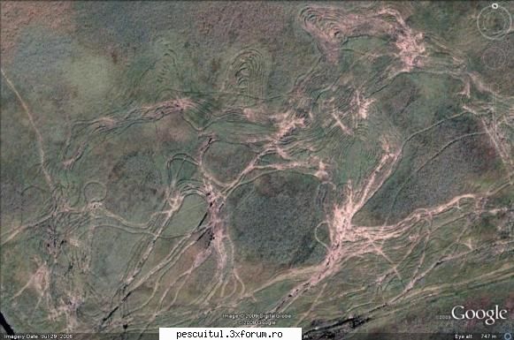 ,, Chestii " ... pe Google Earth ! - Eee ...! ... Astea nu mai stiu ce sunt ! - CAFENEA - DISCUTII OFF TOPIC