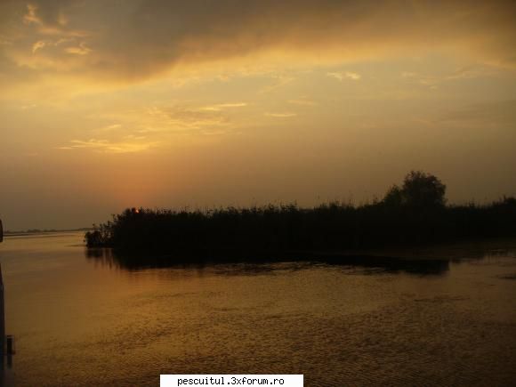 delta rasarit soare lacul
