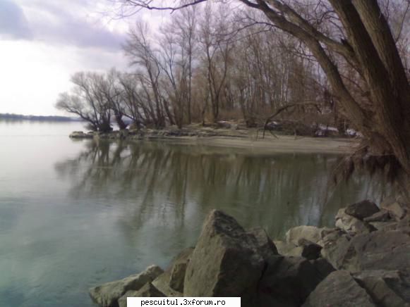 Dunarea - ultimele informatii 2011 - este scazuta rau bre - PESCUIT LA DUNARE SI IN DELTA DUNARII