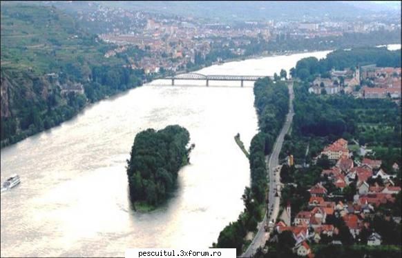 Dunarea de-a lungul Europei ! - In trecere prin Krems (Austria) - PESCUIT LA DUNARE SI IN DELTA DUNARII