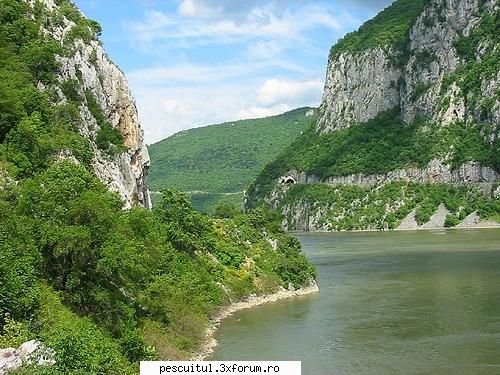 Dunarea la Cazane - Segmentul asta nu este inca acoperit de nicio - PESCUIT LA DUNARE SI IN DELTA DUNARII
