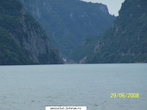 Dunarea la Cazane - Pun si eu cateva din barca, nu am fost la clonc - PESCUIT LA DUNARE SI IN DELTA DUNARII