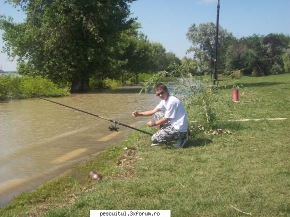 Dunarea la Galati - Ii explicam cum trebuie sa traga atunci cand vine - PESCUIT LA DUNARE SI IN DELTA DUNARII