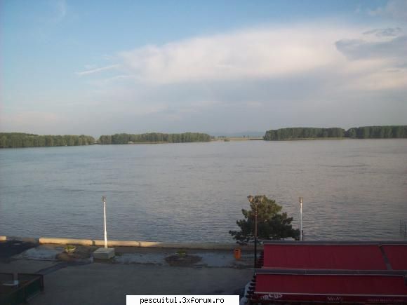 Dunarea la Galati - Dunarea a mai scazut...aici se vede perfect - PESCUIT LA DUNARE SI IN DELTA DUNARII