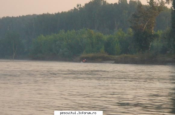 Dunarea pe teritoriu, de la Calarasi aval - Prima barca atinge locul - PESCUIT LA DUNARE SI IN DELTA DUNARII