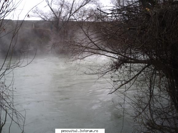 Jiul la Craiova - Ieri, Jiul limpede si scazut. Pe canal apa - PESCUITUL PE RAURI (altele decat Dunarea)