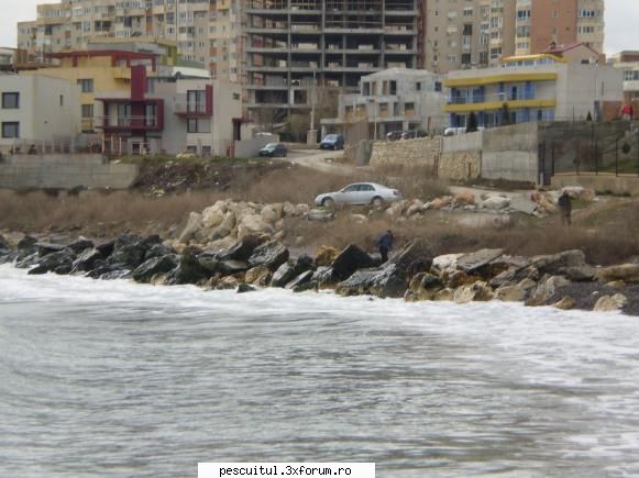 Marea, iarna - Un Gicu, ce incerca marea cu lansetele - DISCUTII DIVERSE DESPRE PESCUIT