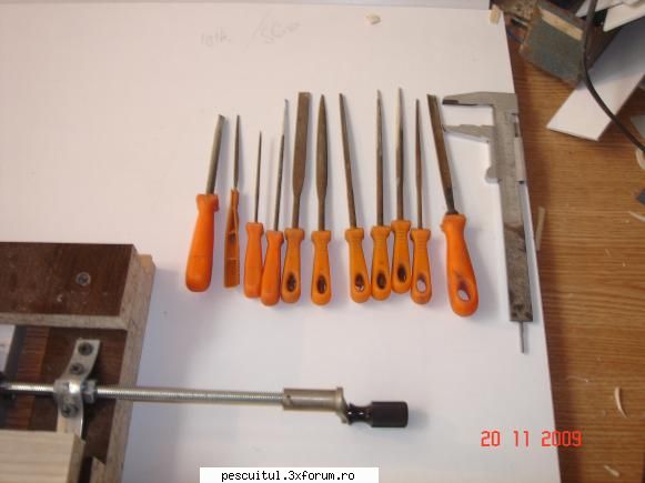 Ministrung pentru pescarii pasionati de brico - Un simulacru de trusa de cutite - ATELIER - HOME MADE , BRICO