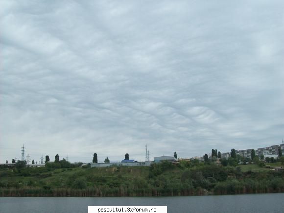 Partide de pescuit! - Cerul la fel ca si apa...valuri - JURNAL DE PARTIDA - POVESTIRI PE-NDELETE !