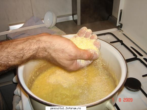 Patratica de ..... Dunare ! - 4 - din 5 in 5 min adaug cate un pumn - PESCUIT LA DUNARE SI IN DELTA DUNARII
