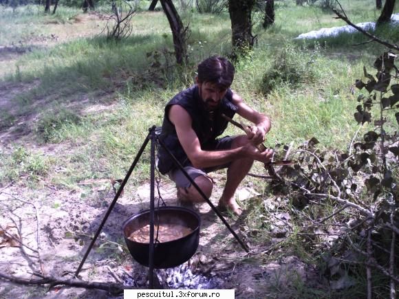 Pescar Hoinar - Arges , Bolintin-Ogrezeni , 18,19,20 Iunie - Pictoru descanta ceaunul - CALATORII SI INTALNIRI