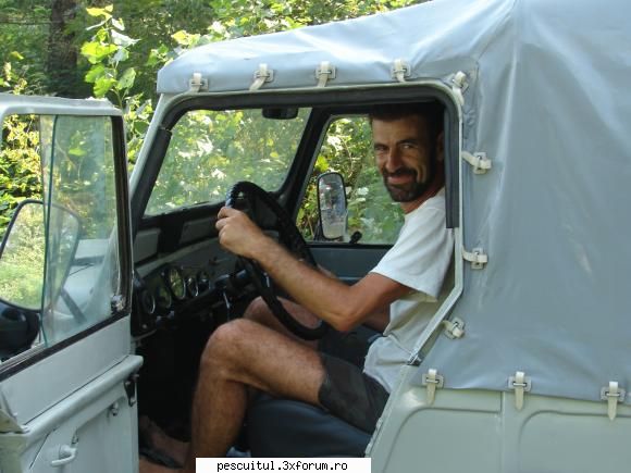 Pescar Hoinar - Dabuleni , August - Si-a luat pictorul jeep - CALATORII SI INTALNIRI