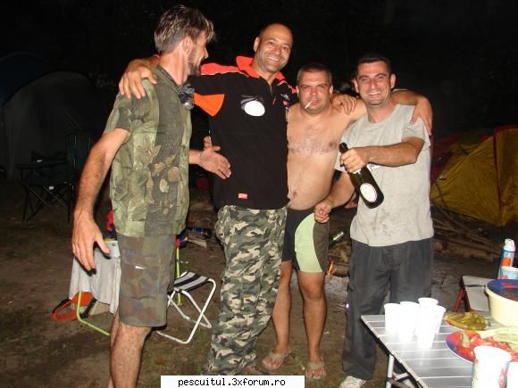 Pescar Hoinar - Dabuleni , August - Dar sampania am avut grija sa fie - CALATORII SI INTALNIRI