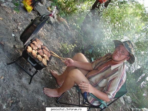 Pescar Hoinar - Dabuleni , August - Profesorul ....tot profesor in - CALATORII SI INTALNIRI