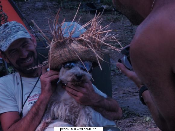 Pescar Hoinar - Dabuleni , August - un cuplu fericit, dar , nevazuta,o relatie - CALATORII SI INTALNIRI