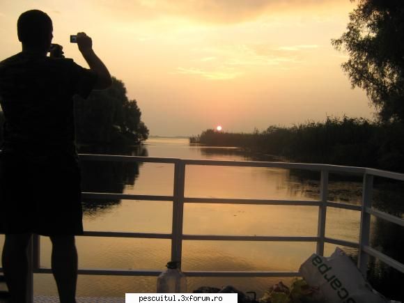 Rasarituri si apusuri de soare pe maluri de ape - lacul bogdaproste,mila 23 - POZELE MELE - PESCUIT
