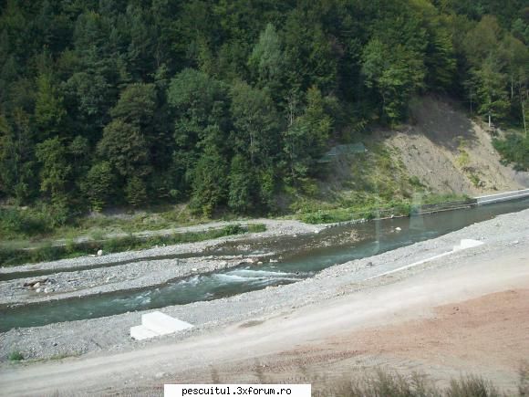 Romania-Arad - Erau pe acest rau pescari dar nu am reusit sa fac - CALATORII SI INTALNIRI