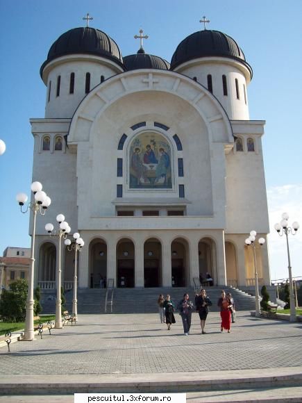 Romania-Arad - Poze de prin oras-catedrala - CALATORII SI INTALNIRI