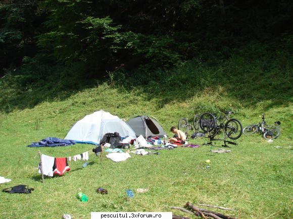 Rucar -Bran pe bicicleta - o tabara de ciclisti (fie ei si juniori ) - CALATORII SI INTALNIRI