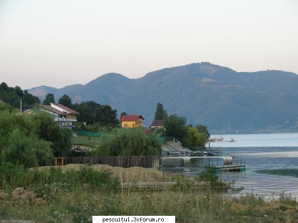 VALY , si nu numai , in PEISAJE - vreau si eu aici .... Poate e si vreun Lochness - POZELE MELE - PESCUIT