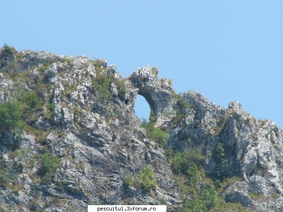 VALY , si nu numai , in PEISAJE - Gaura prin care a venit criza ..... PS: La unii a - POZELE MELE - PESCUIT
