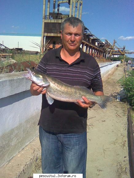 pescuit pe dunare la galati - un fratior mai mare - PESCUIT LA DUNARE SI IN DELTA DUNARII
