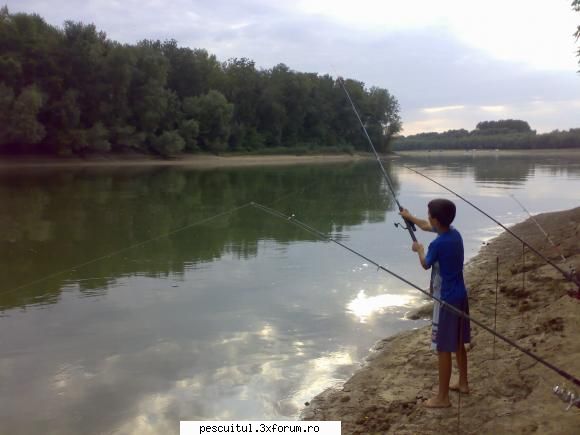 septembrie.. - De data asta am alt companion..Razvan are 13 ani - PESCUIT LA DUNARE SI IN DELTA DUNARII
